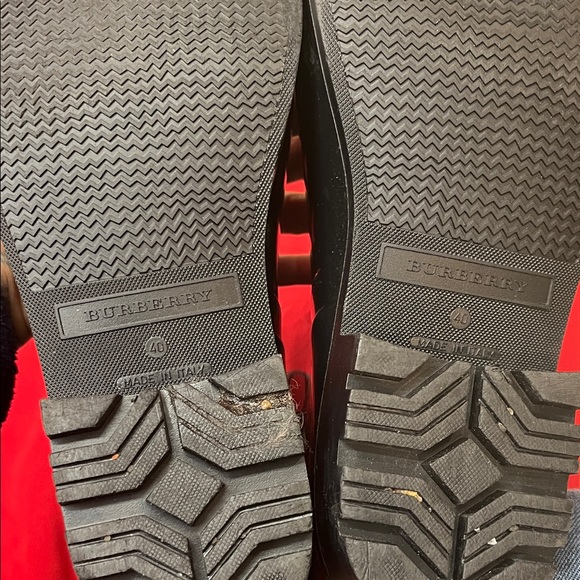 Burberry rain boots - Picture 3 of 7